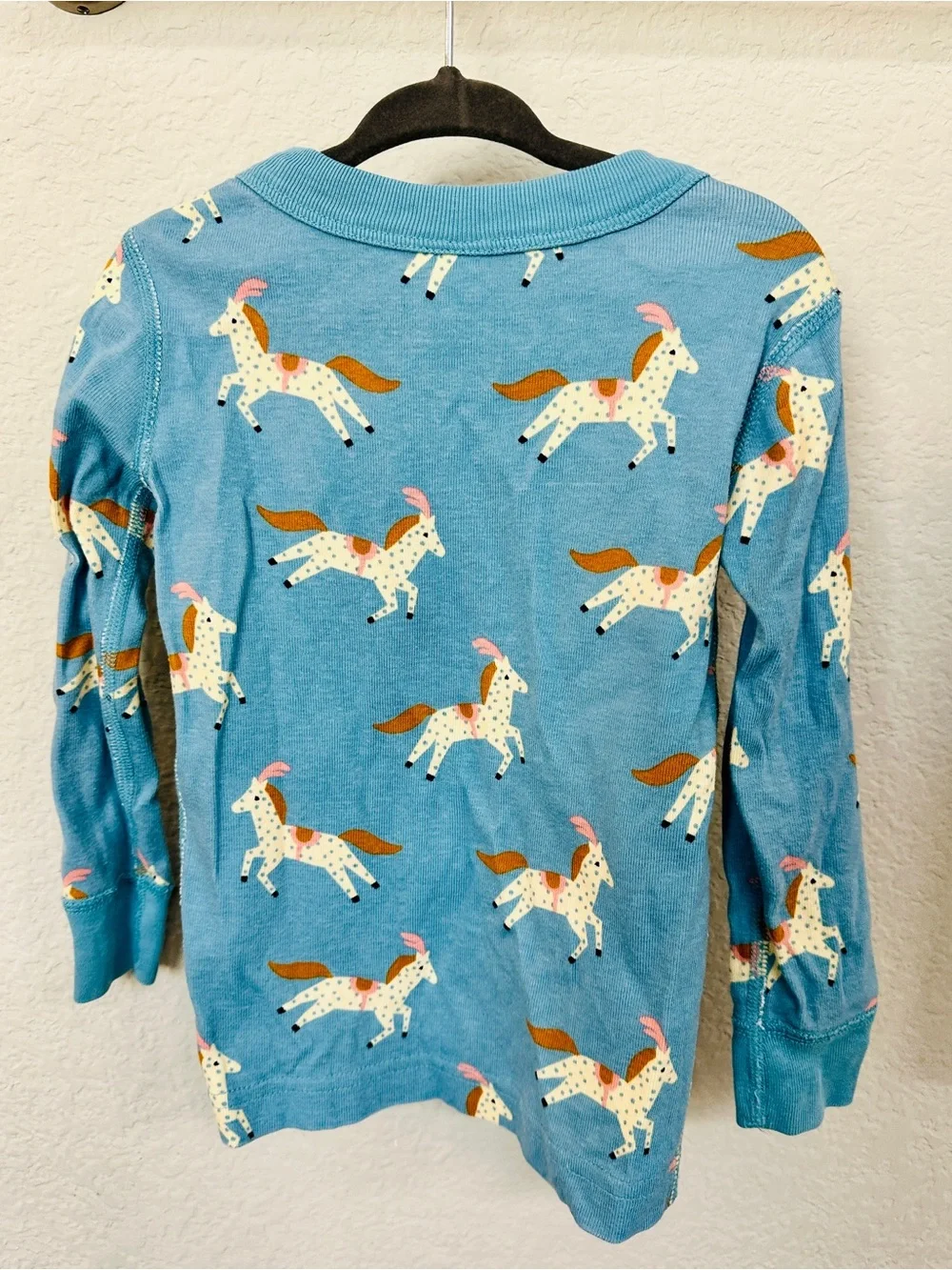 Hanna Andersson Blue Horse Print Long-Sleeve Pajama Top